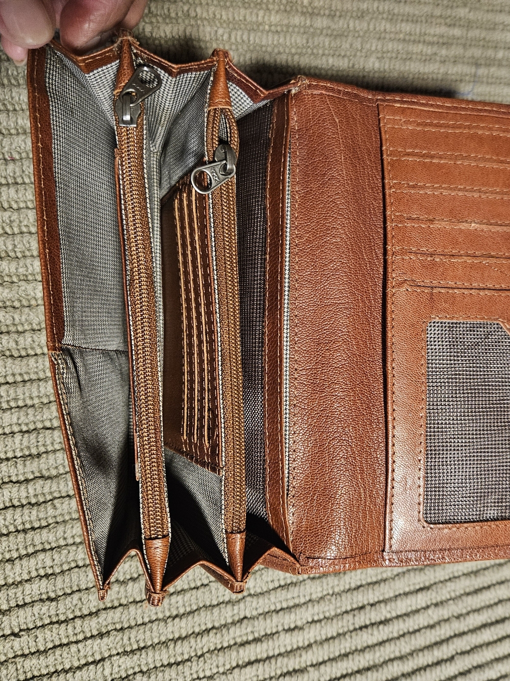 Spikes & Sparrow Brown Leather Women's Wallet - Tan/Brown - Picture 5 of 5